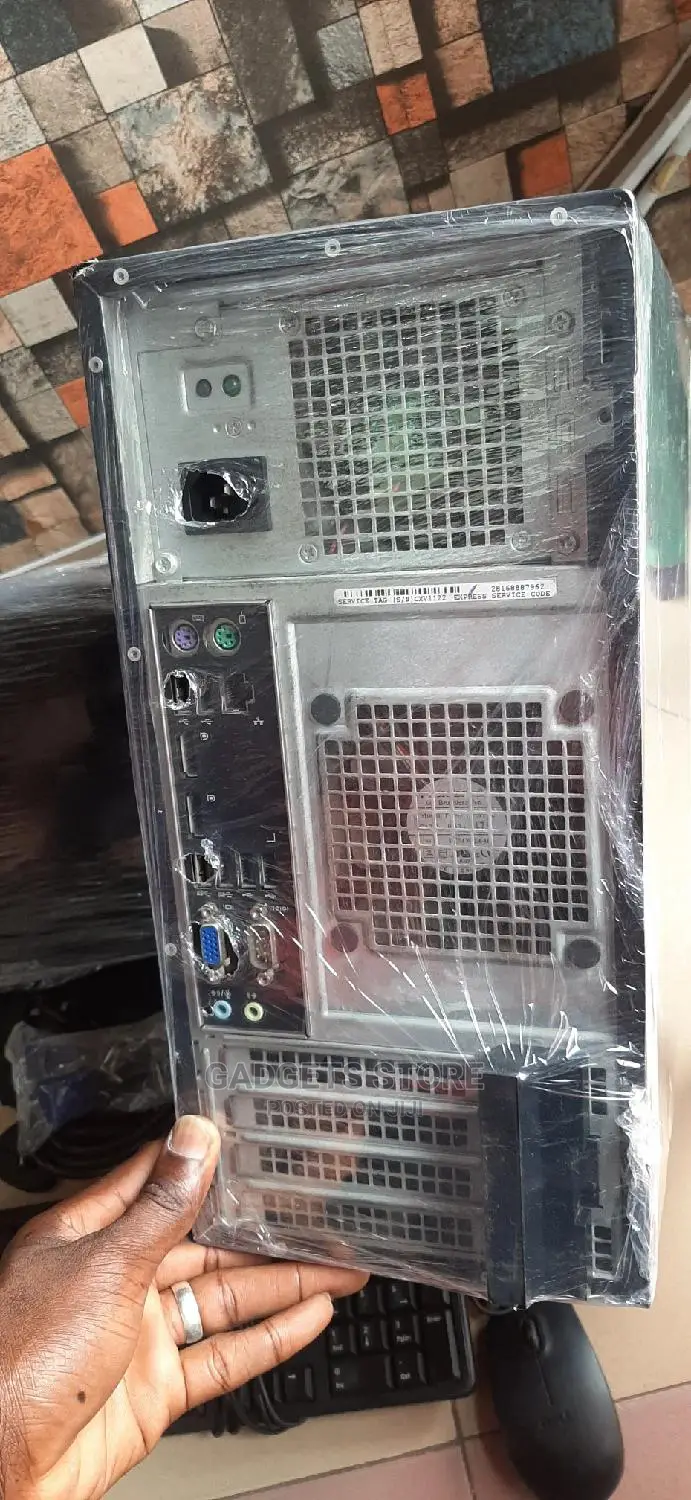 Desktop Computer Dell OptiPlex 7050 4GB Intel Core I3 HDD 500GB