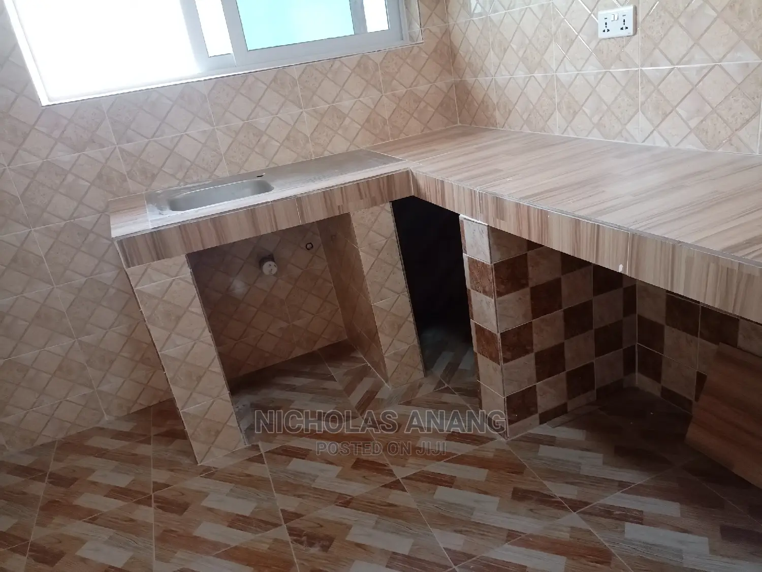 2bdrm Apartment in Tseaddo Round About for rent