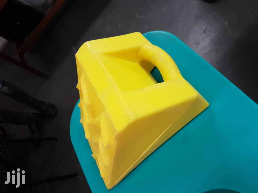 Plastic Wheel Chock (Quality)