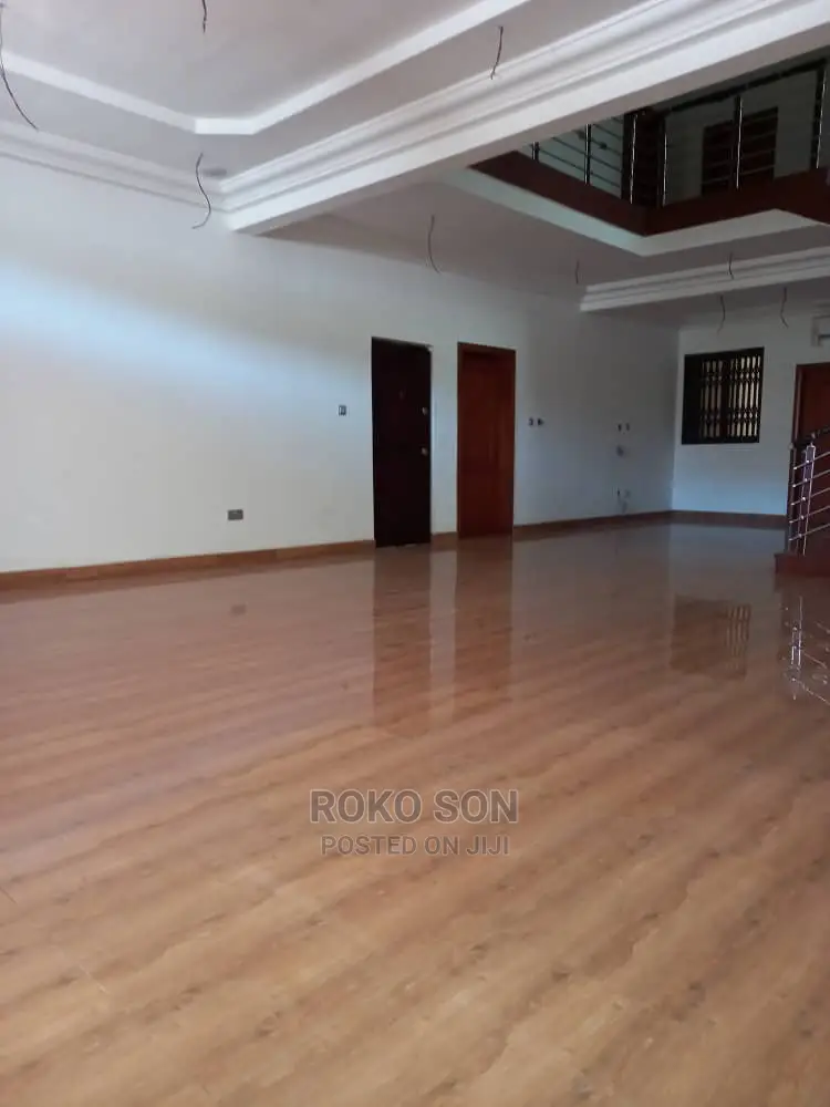 5bdrm Duplex in Dr Roko, Dzorwulu for sale