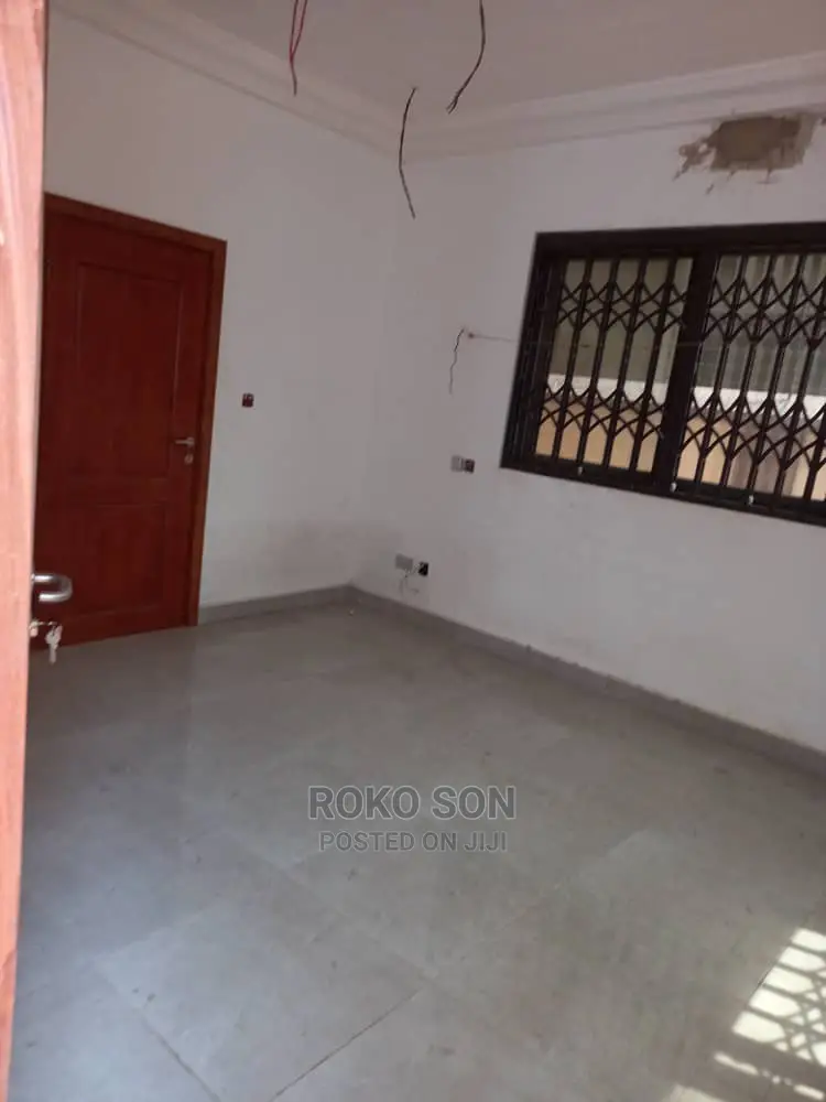 5bdrm Duplex in Dr Roko, Dzorwulu for sale