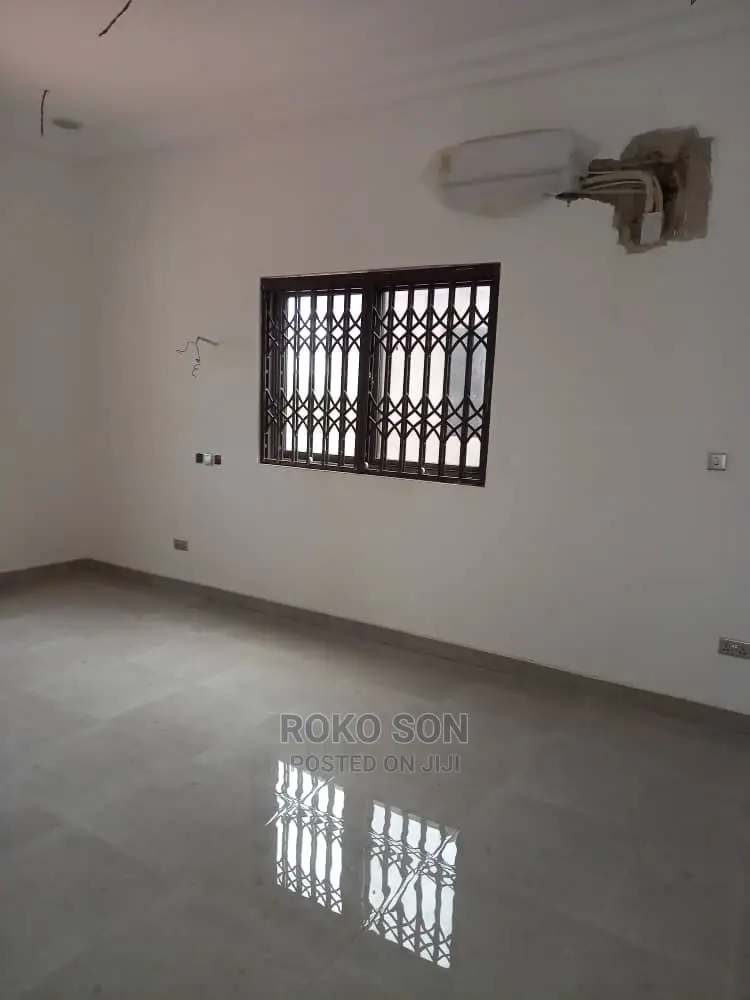 5bdrm Duplex in Dr Roko, Dzorwulu for sale