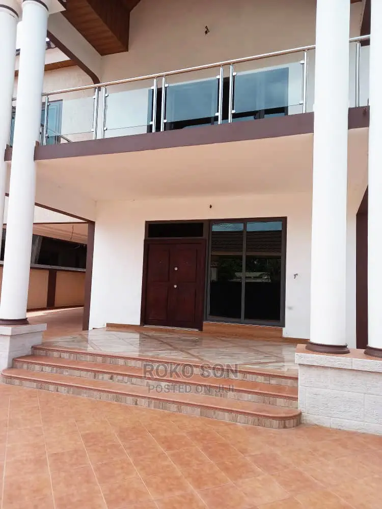 5bdrm Duplex in Dr Roko, Dzorwulu for sale