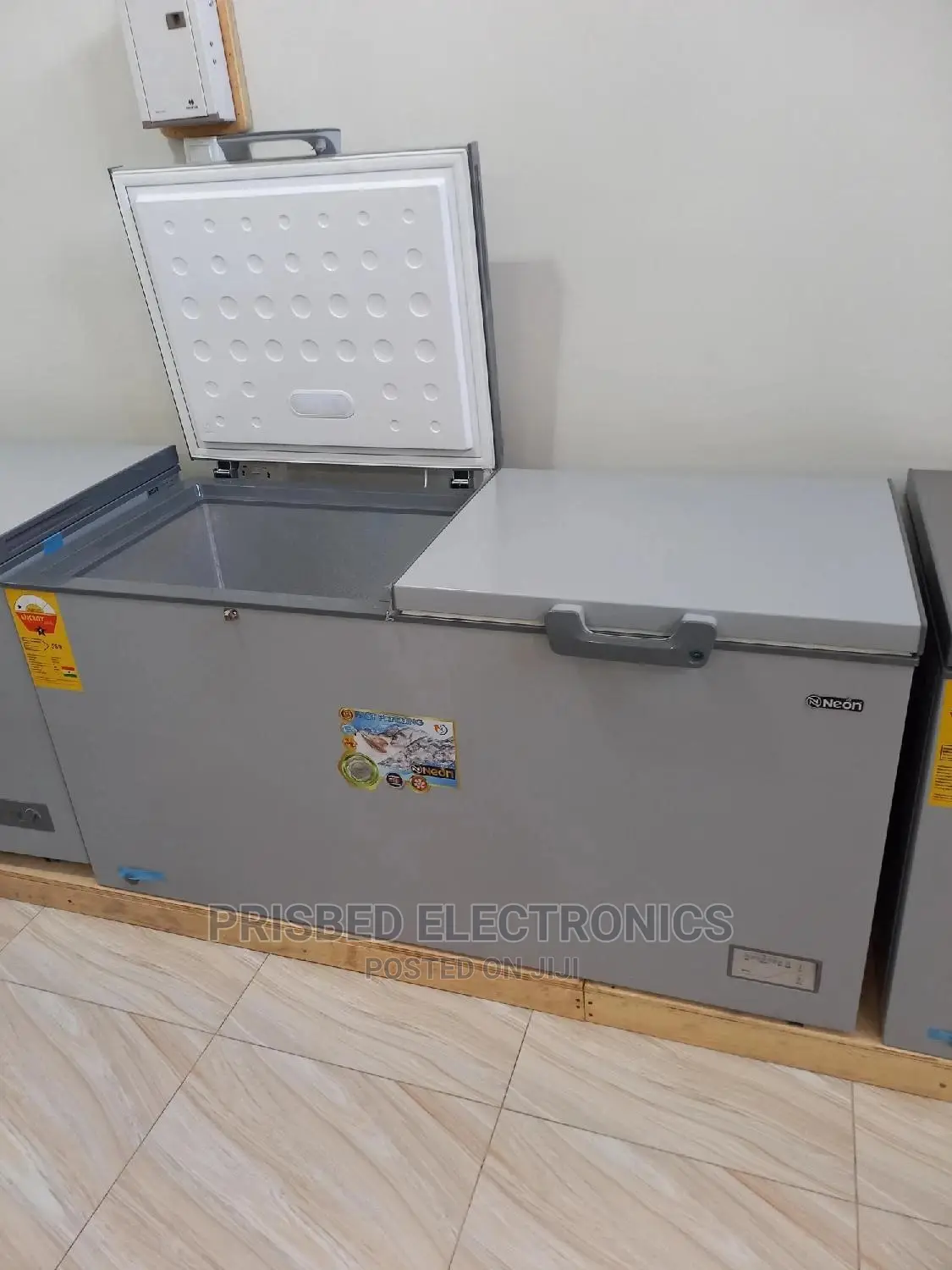 Neon Double Door Chest Freezer 508 Litres