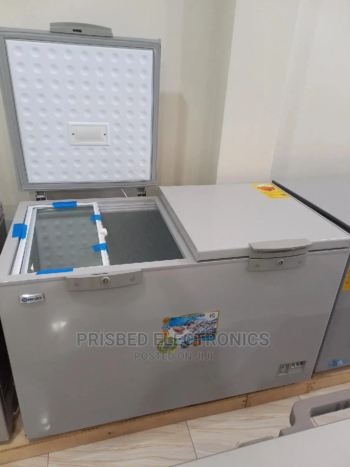 Neon Double Door Chest Freezer 400 Litres