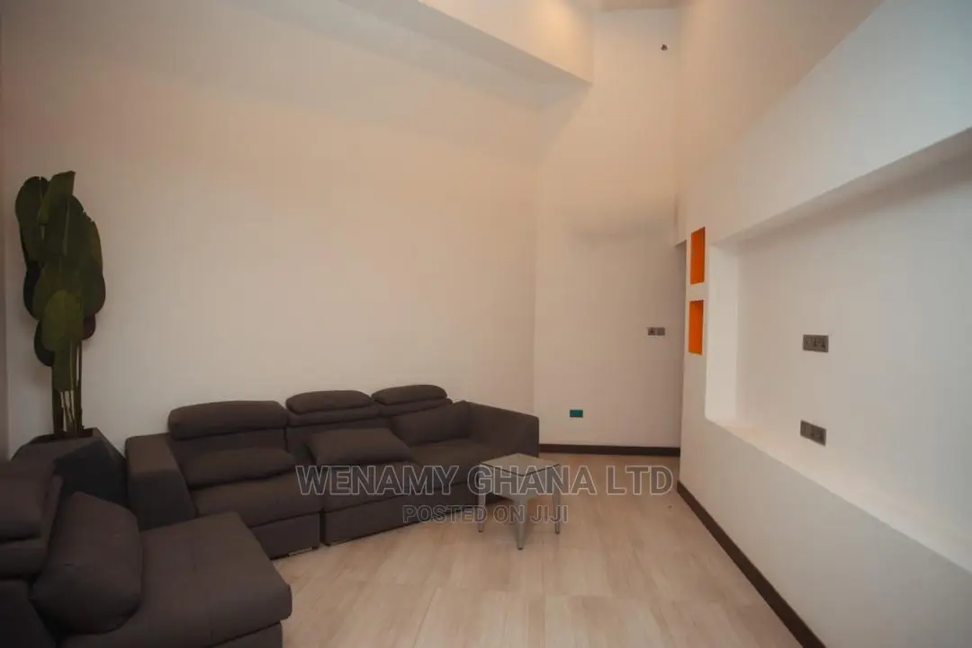 Furnished 5bdrm House in Community 25, Tema Metropolitan for Sale