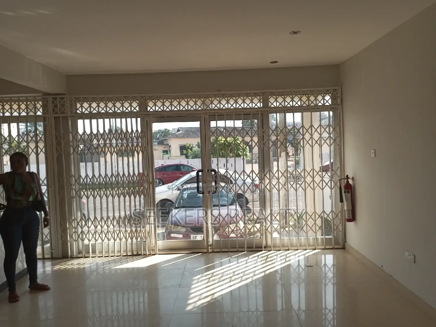Big Spacious Shop at Osu for Rent