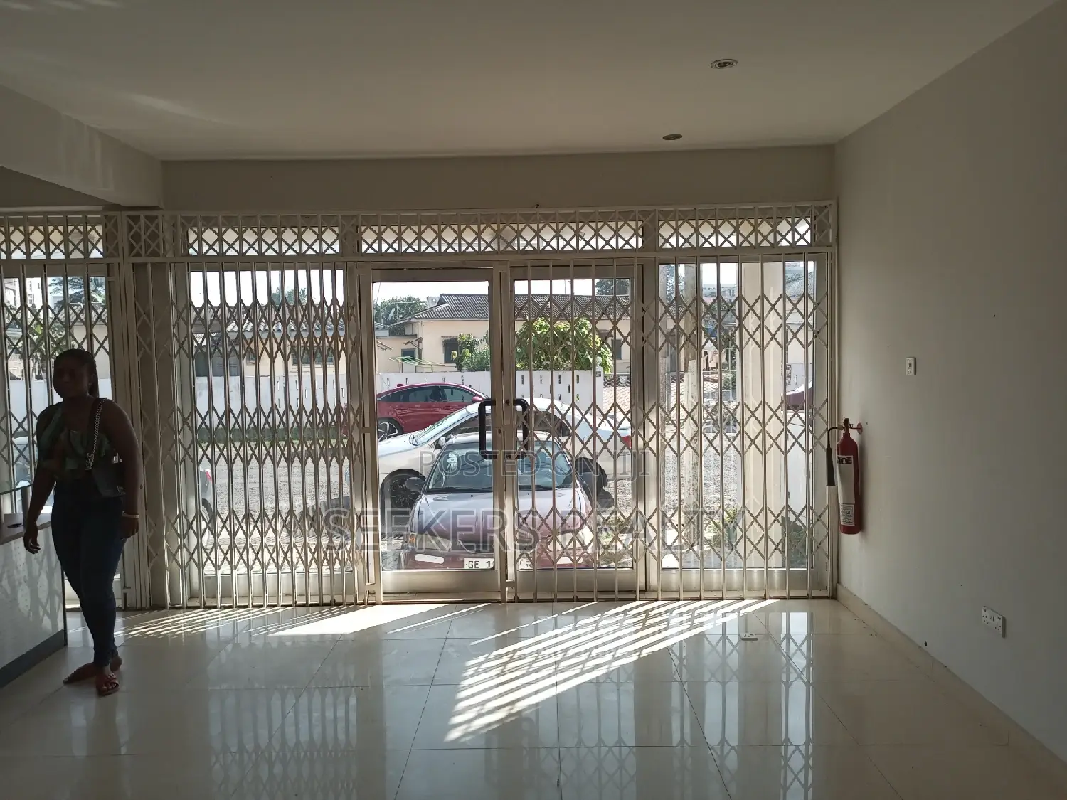Big Spacious Shop at Osu for Rent