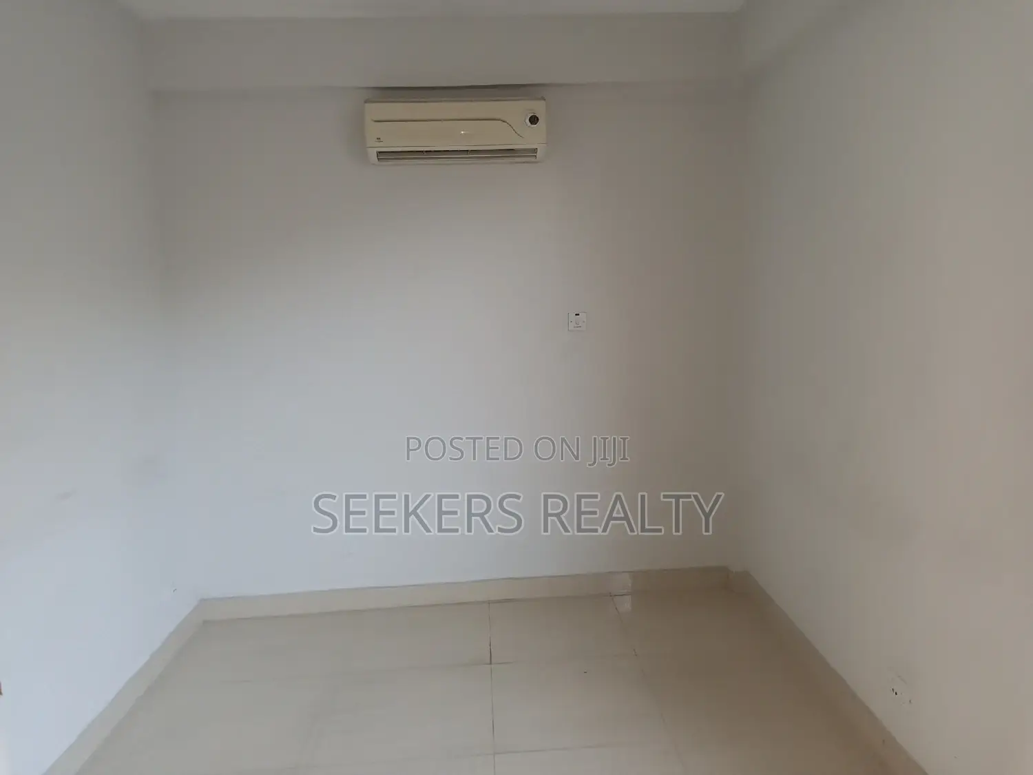 Big Spacious Shop at Osu for Rent