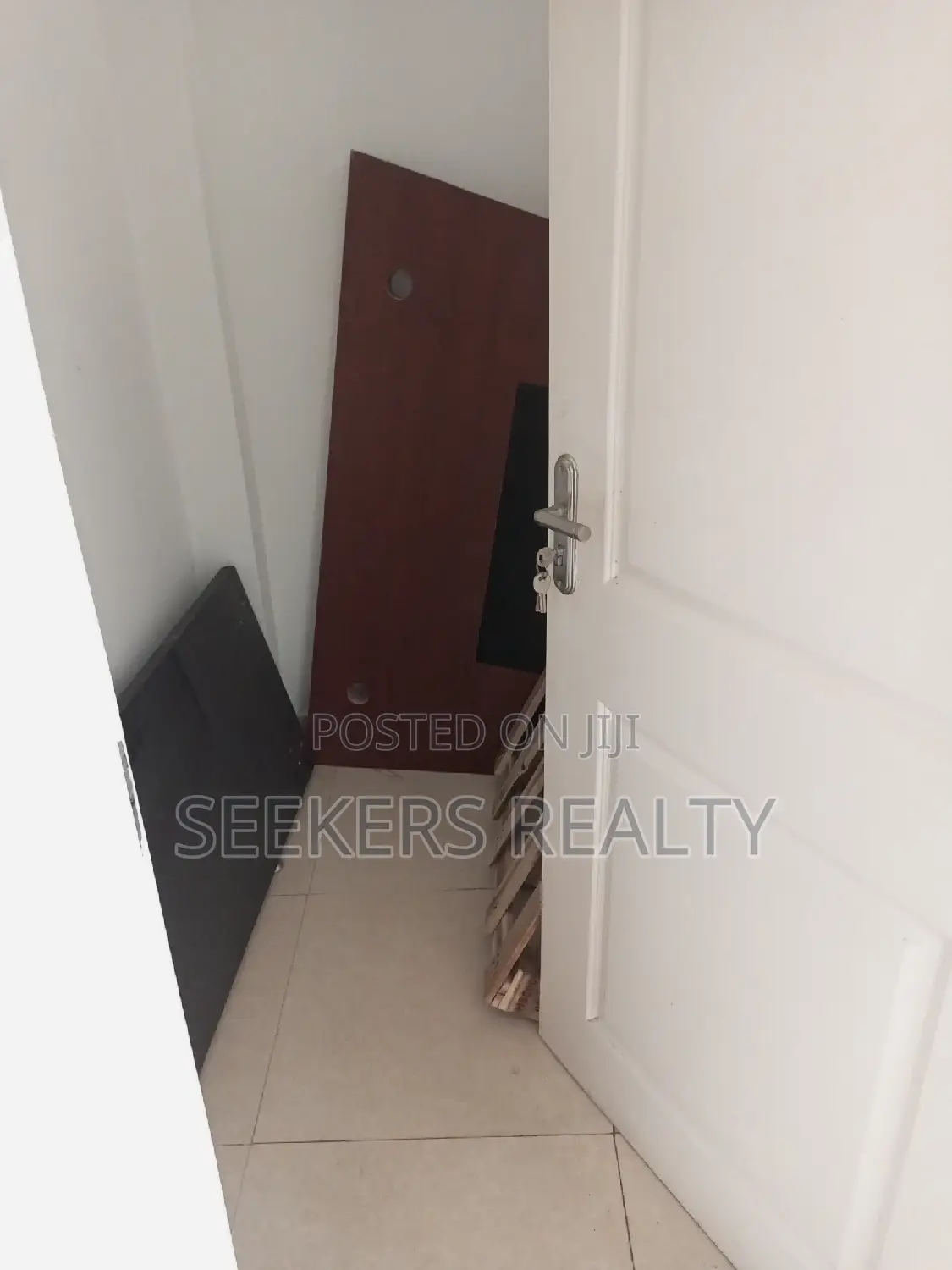 Big Spacious Shop at Osu for Rent