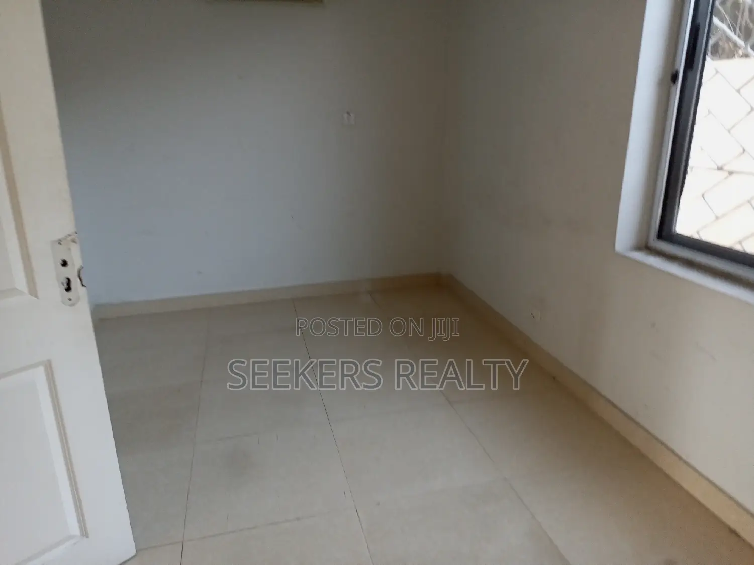 Big Spacious Shop at Osu for Rent