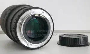 Canon Ef 100mm F/2.8l Is the Macro Lens