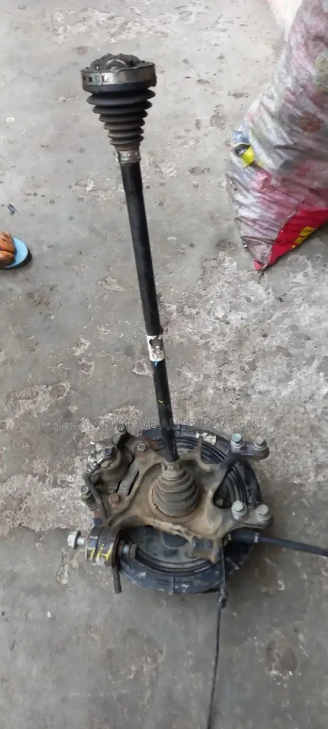 Hyundai Tucson 2010-2015 Home Used Back Wheel Hub Available