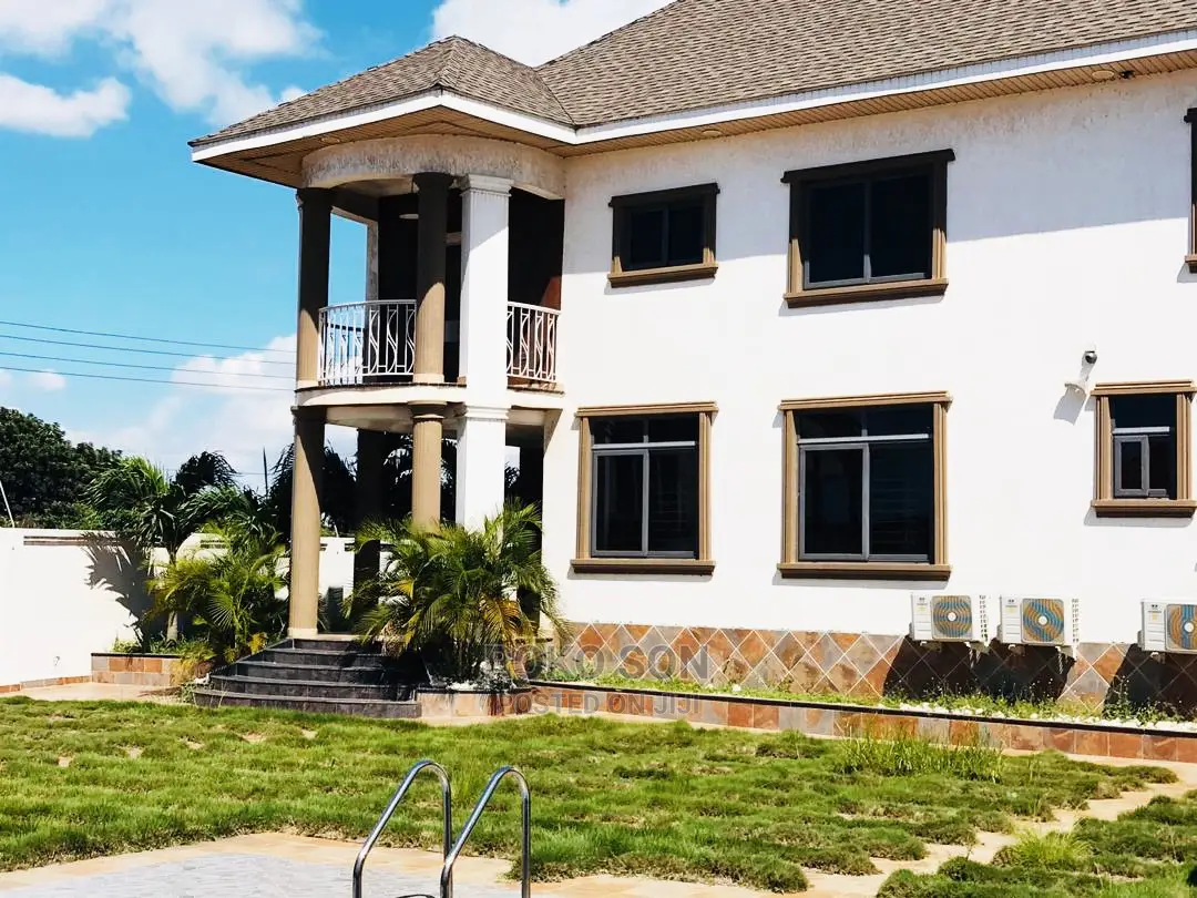 5bdrm Duplex in Dr Roko, American House for Sale