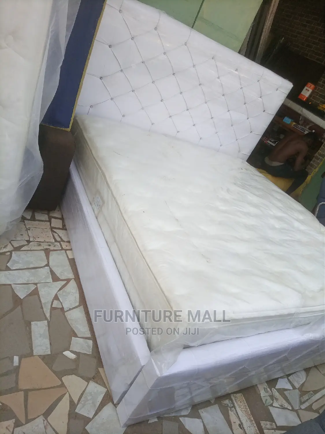 Great White Kimgsize Bed Witj Mattress . Free Delivery