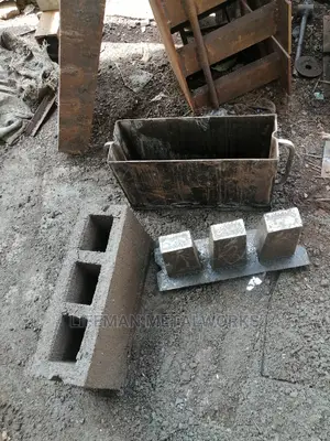 Single Manual Hollow Pin Mould