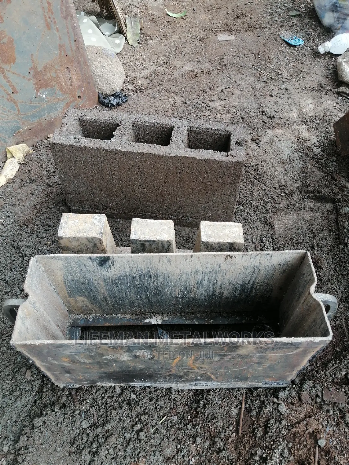 Single Manual Hollow Pin Mould