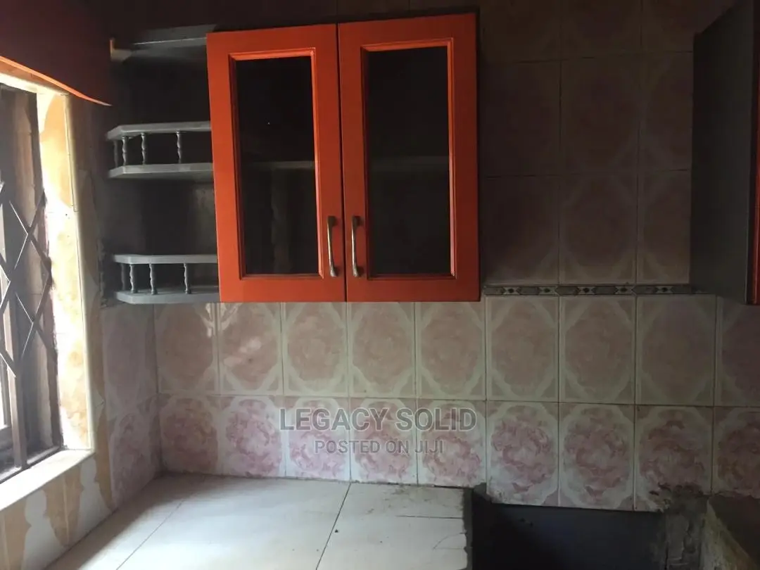 4bdrm Townhouse / Terrace in Legacy Consult, Ledzokuku-Krowor for rent