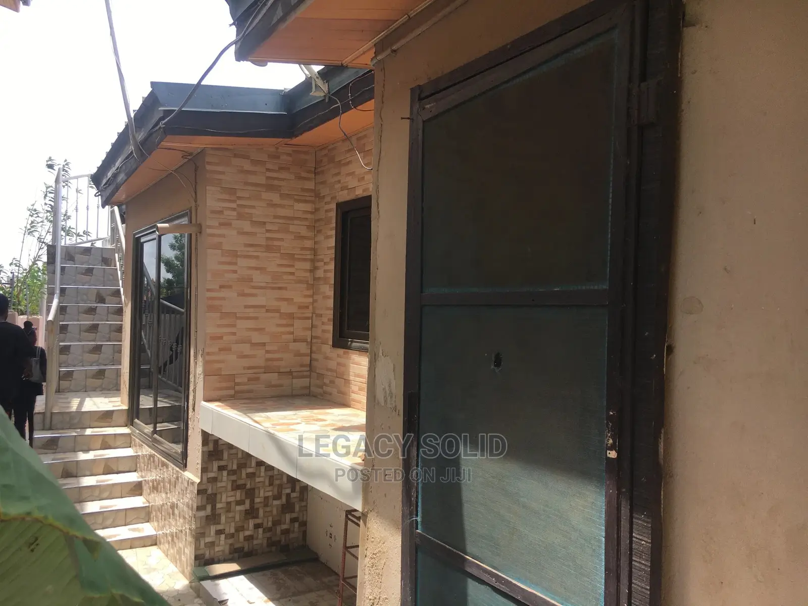 4bdrm Townhouse / Terrace in Legacy Consult, Ledzokuku-Krowor for rent