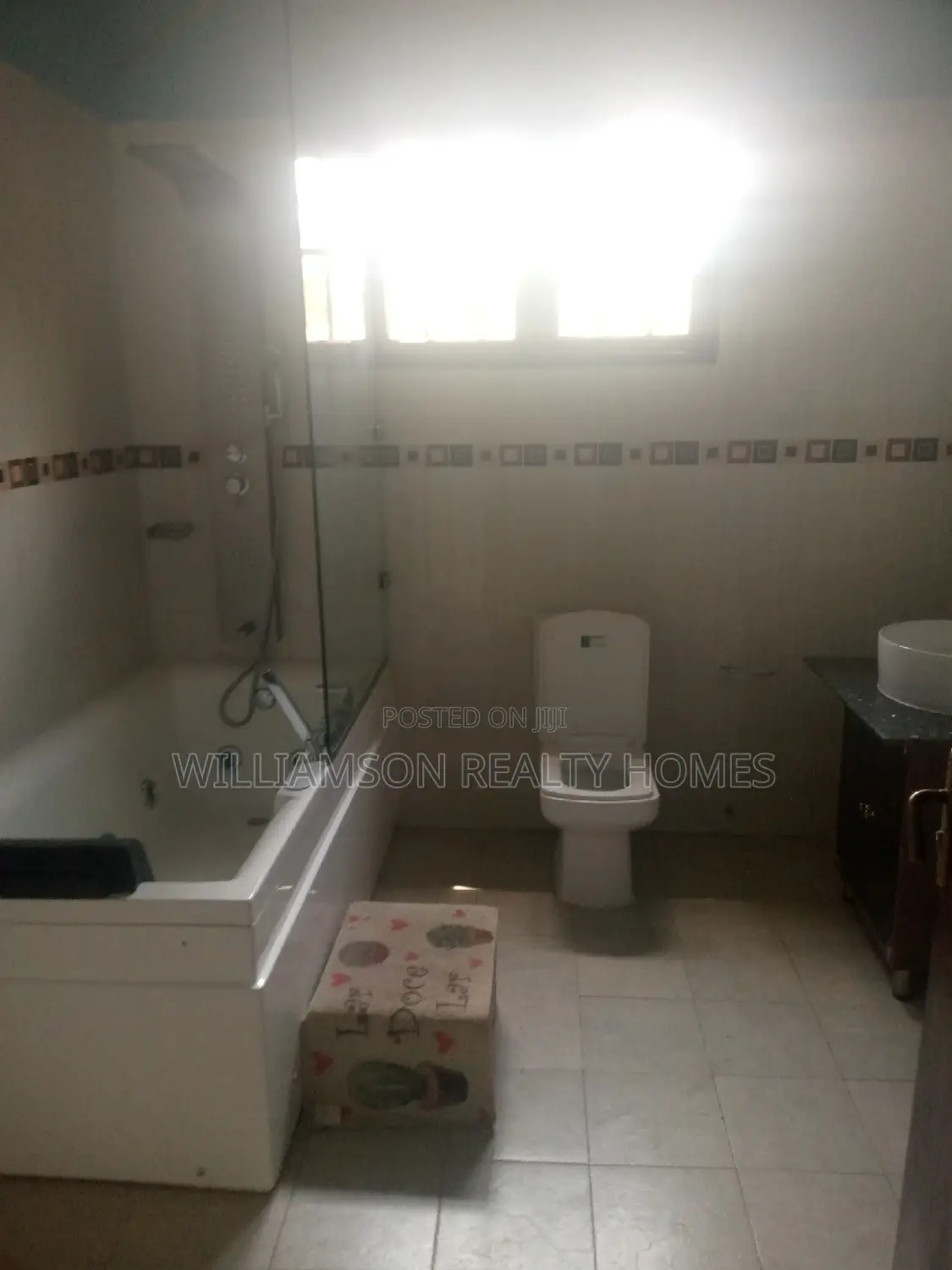 5bdrm House in Hfc Estate, Spintex for rent