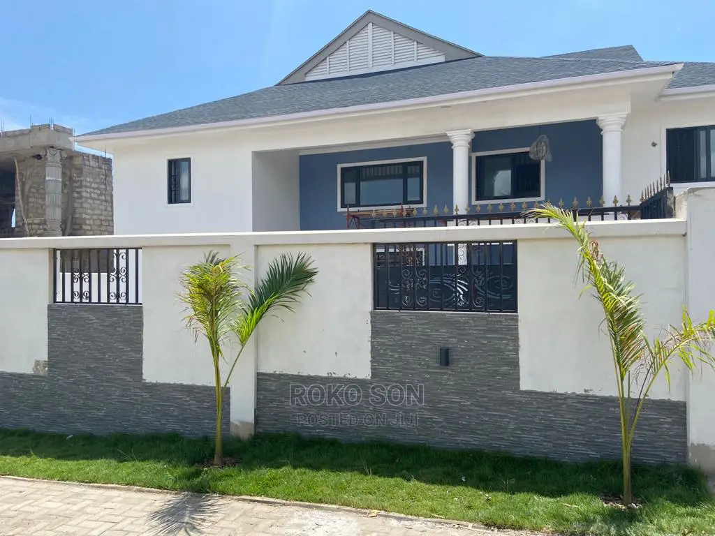 5bdrm Duplex in Dr Roko, Spintex for rent