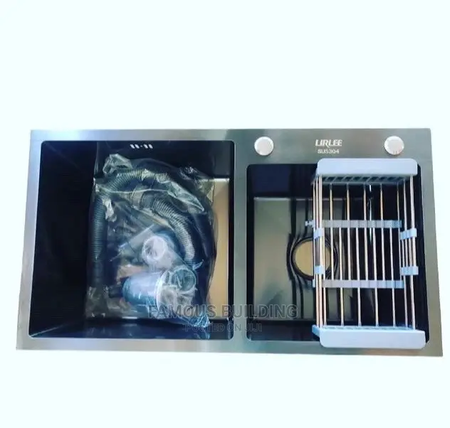 Kitchen Sink With Accessories