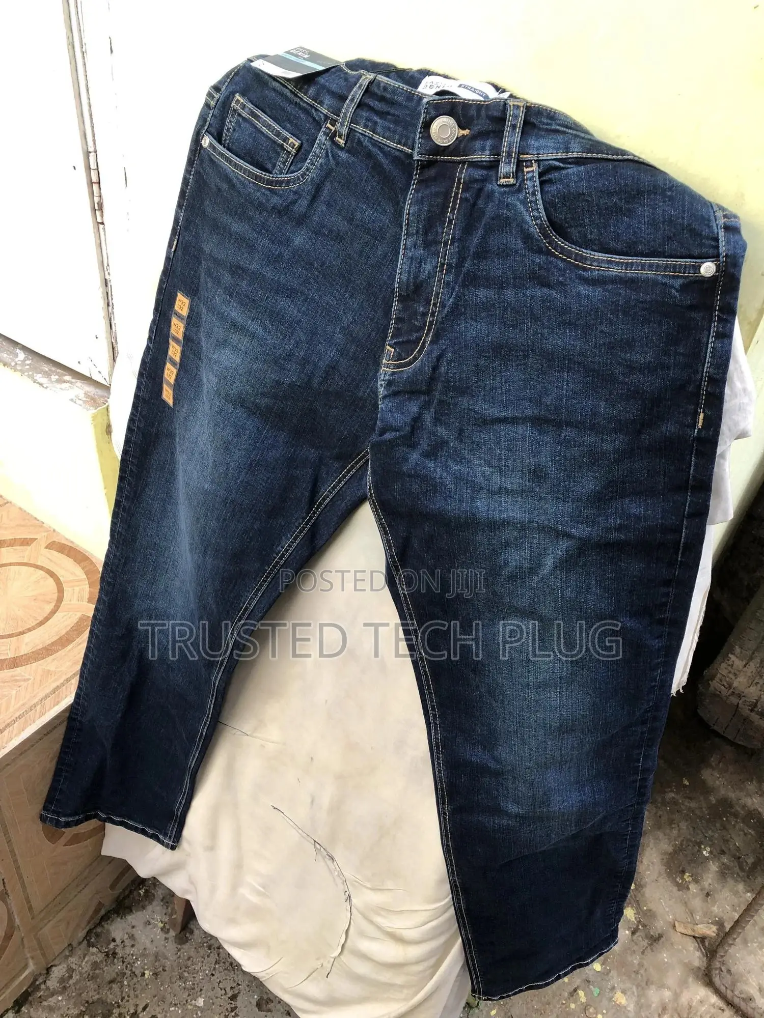 Straight Easy Denim Jeans Waist 32 and Length 32