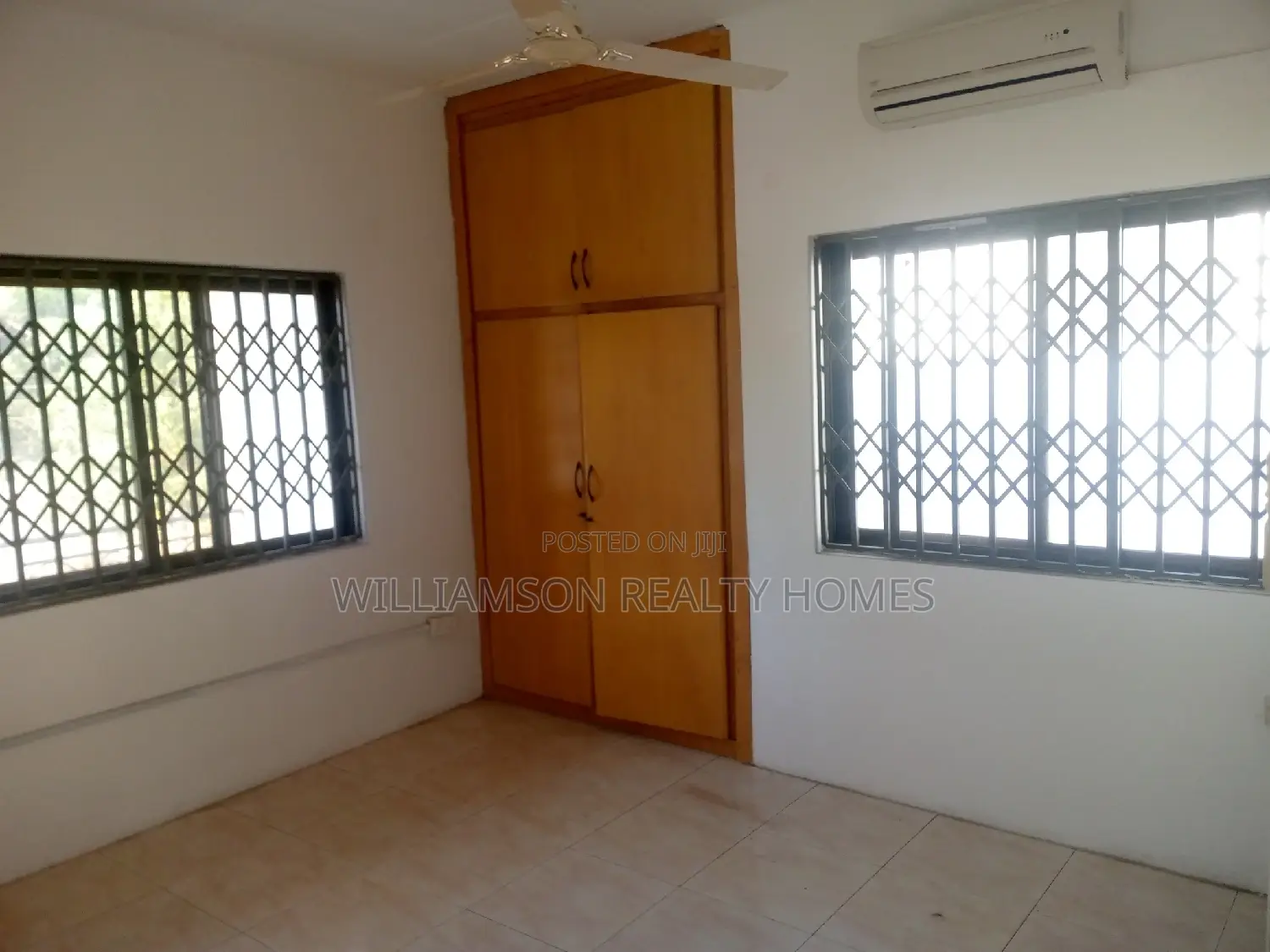 4bdrm Duplex in Community 18 Estate, Spintex for rent