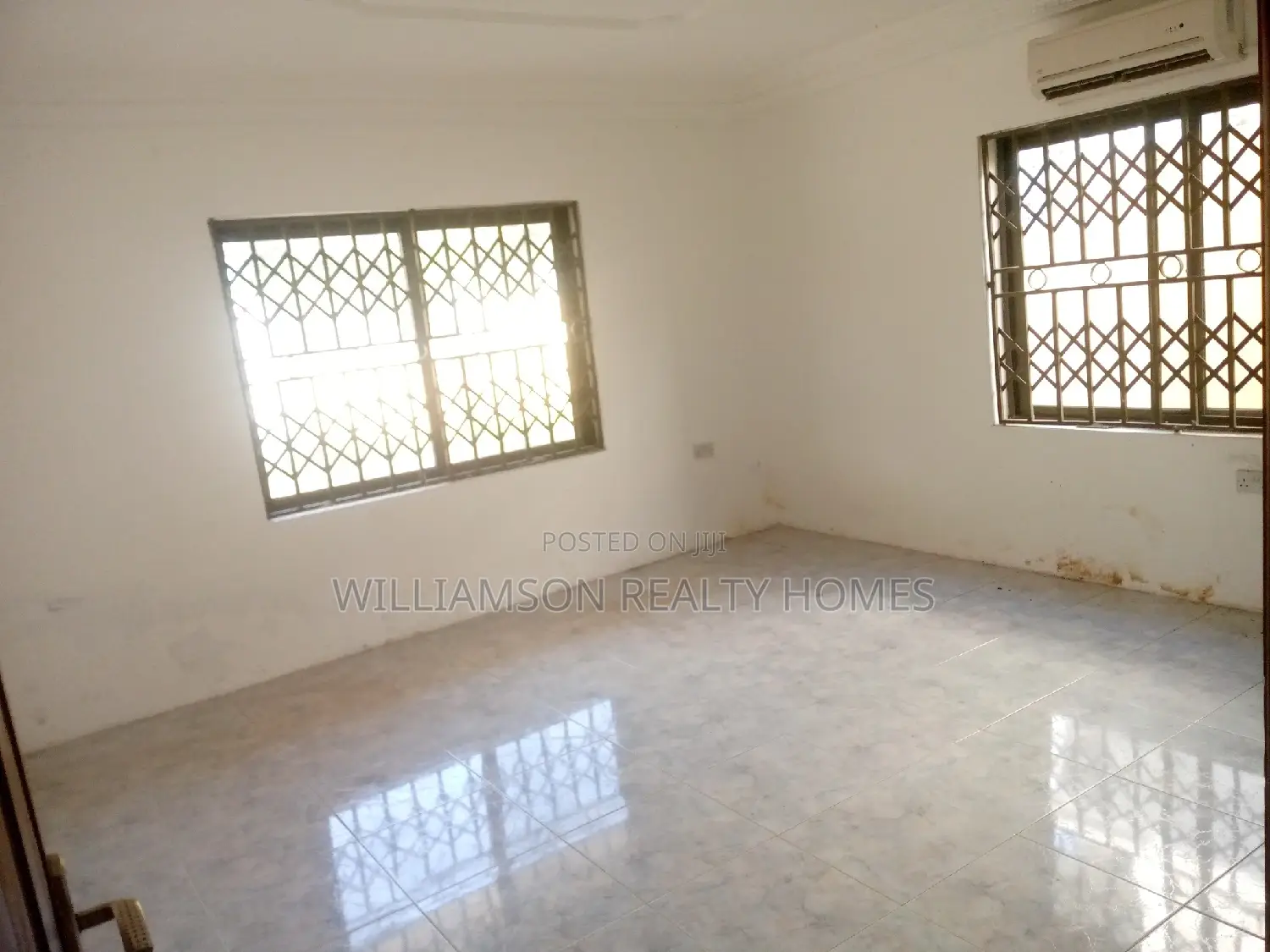 4bdrm Duplex in Community 18 Estate, Spintex for rent