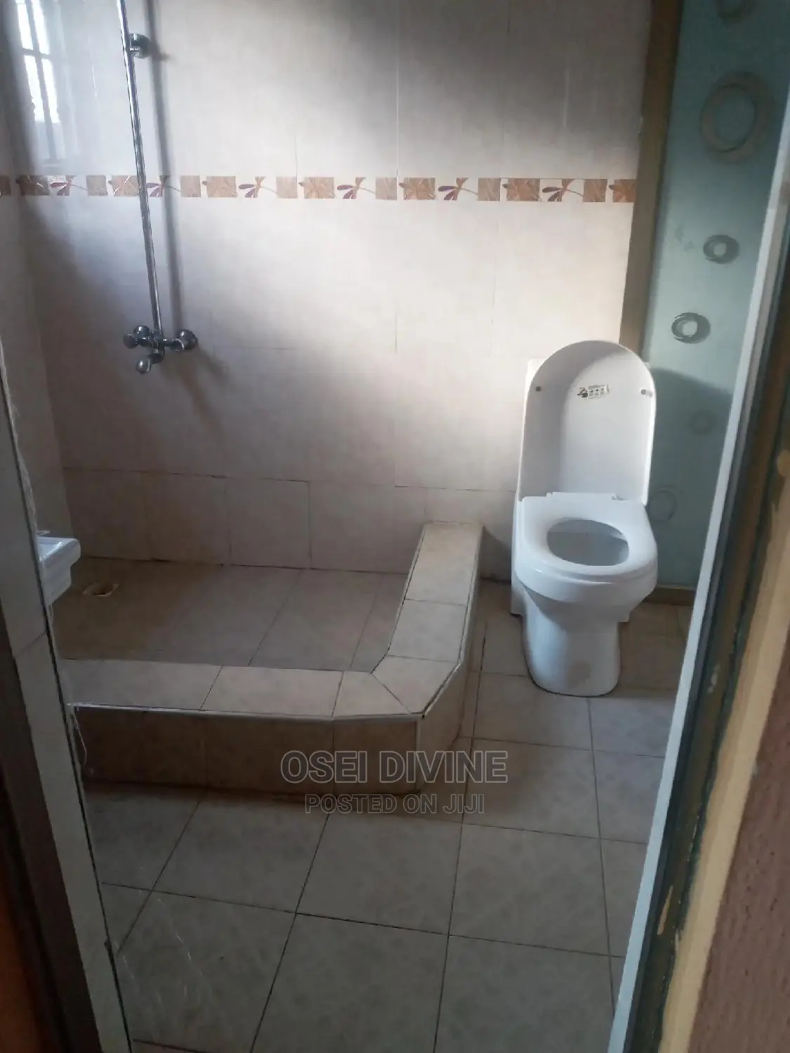 Exe 2-Bedrooms Apartment Dansoman Roundabout