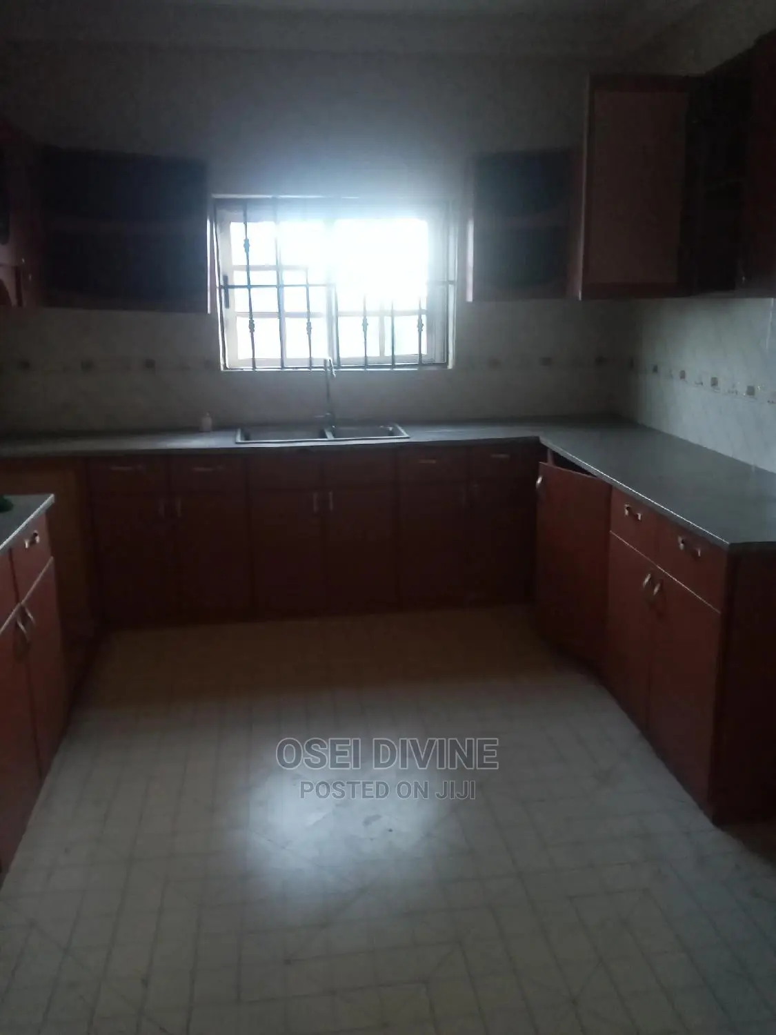 Exe 2-Bedrooms Apartment Dansoman Roundabout