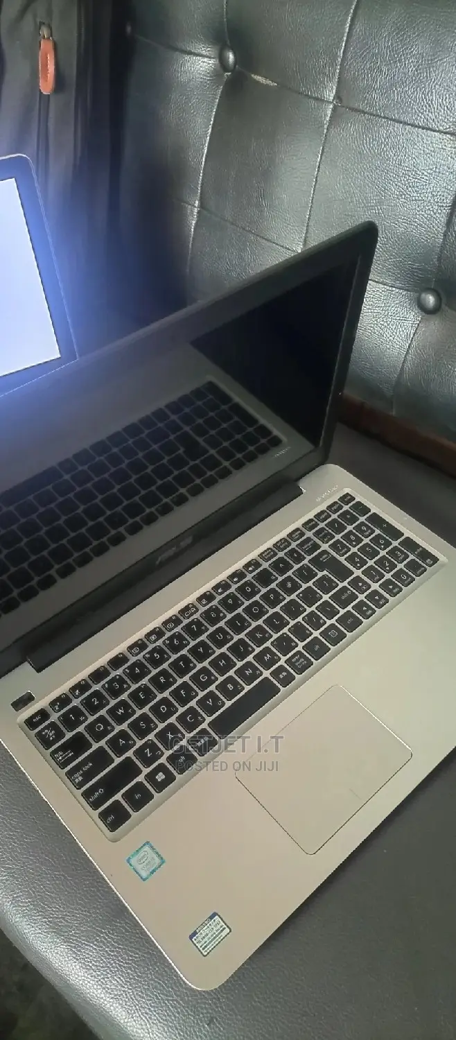 Laptop Asus U56E 6GB Intel Core i3 HDD 500GB