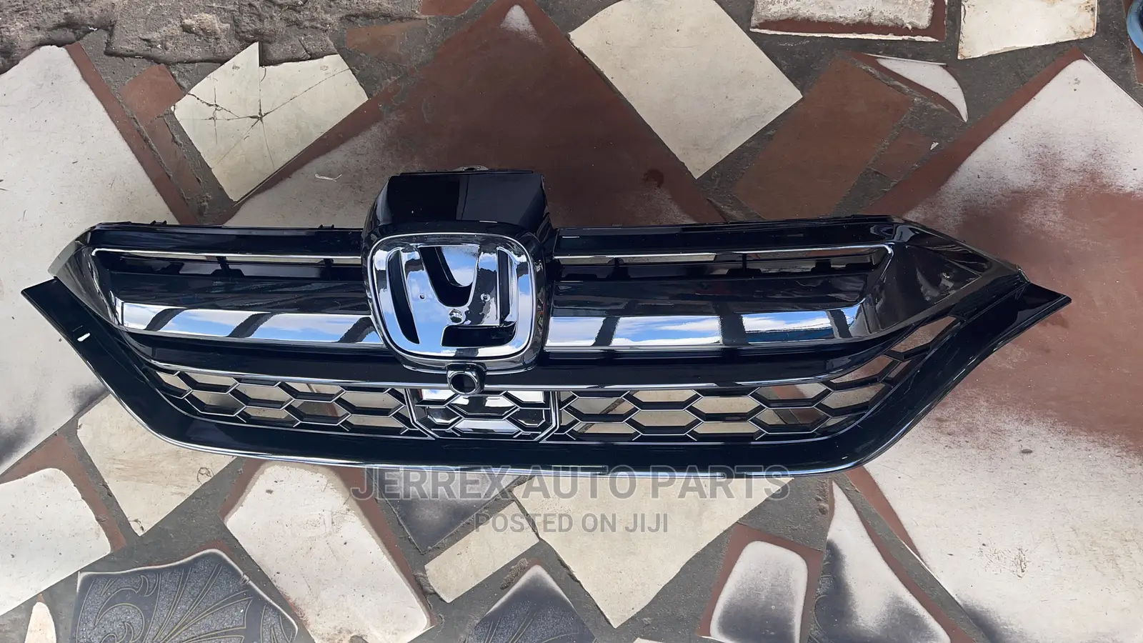 Honda CR-V 2019-2020 Front Grille/Shells