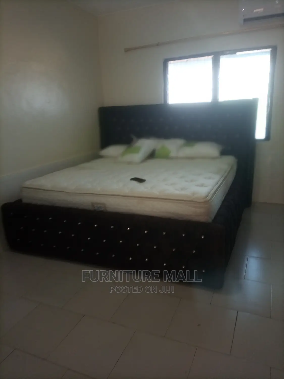 Exclusive Kings Bed With Comfortable Mattress . Free