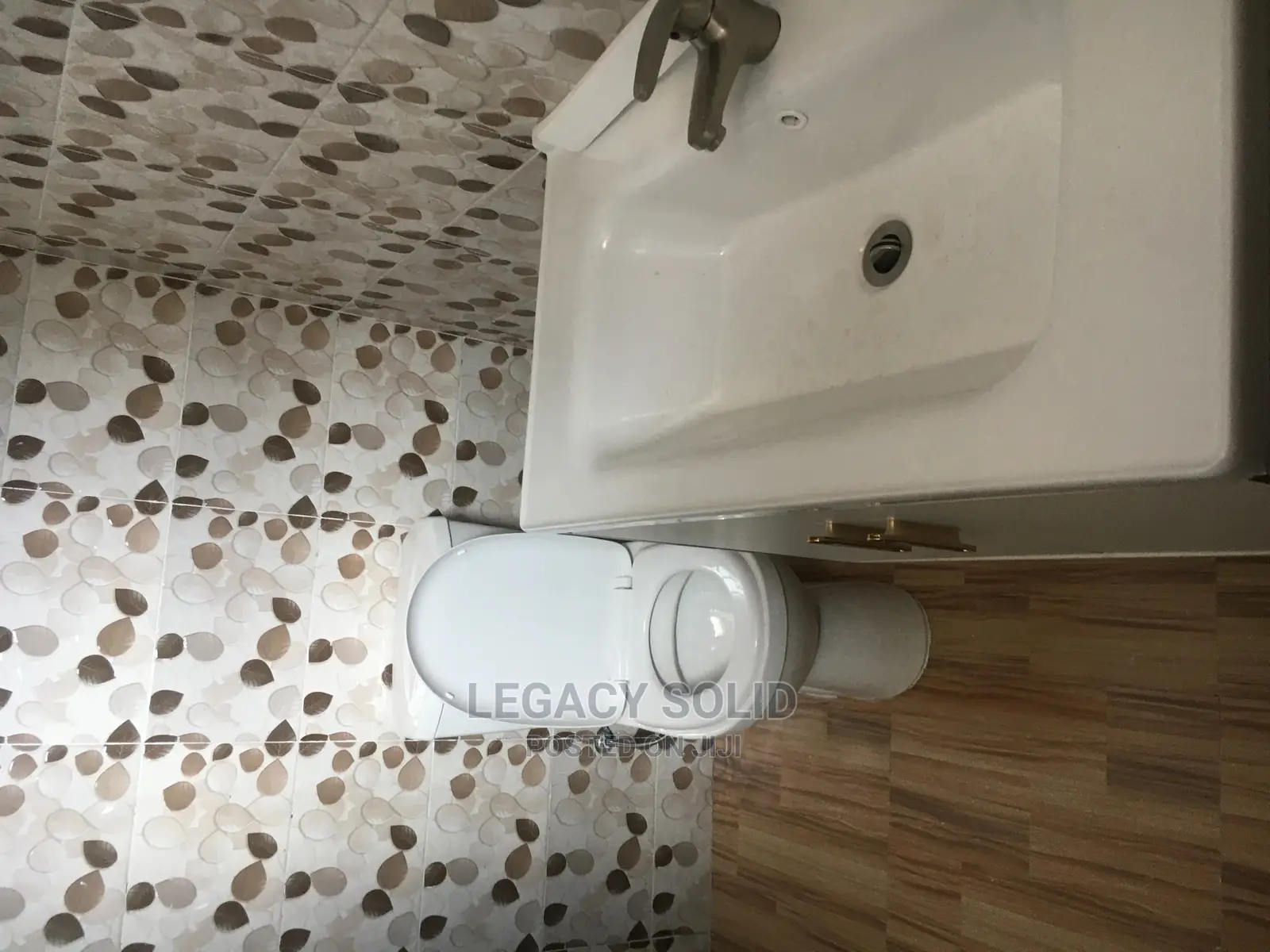 2bdrm Apartment in Legacy Consult, Ledzokuku-Krowor for rent