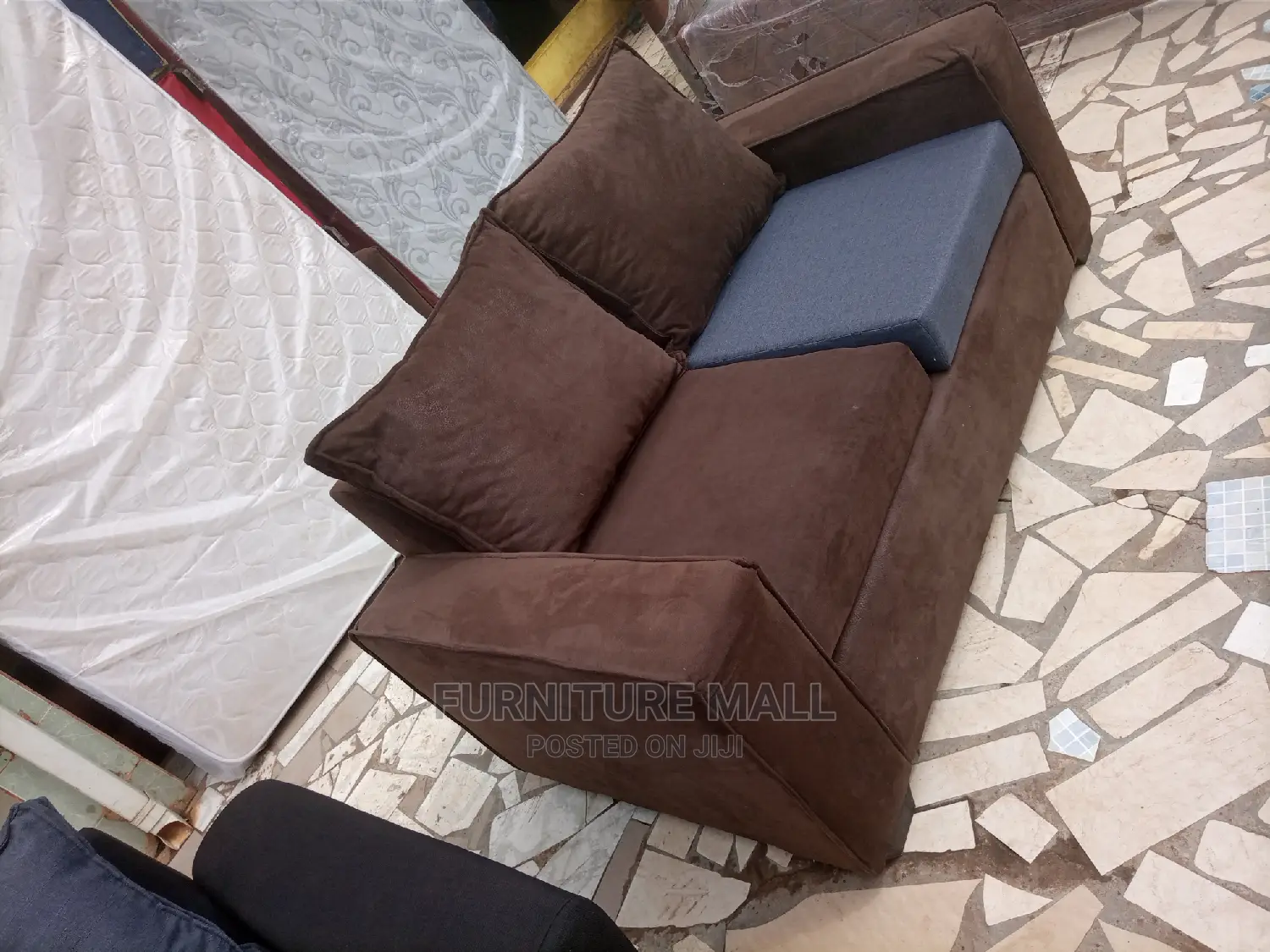 Comfortable 2in1 Sofa !!. Free Delivery