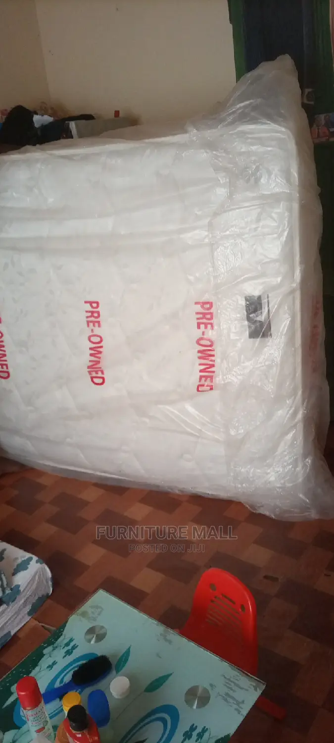 13" Stain Free Queen-Size Mattress 80x60. TM