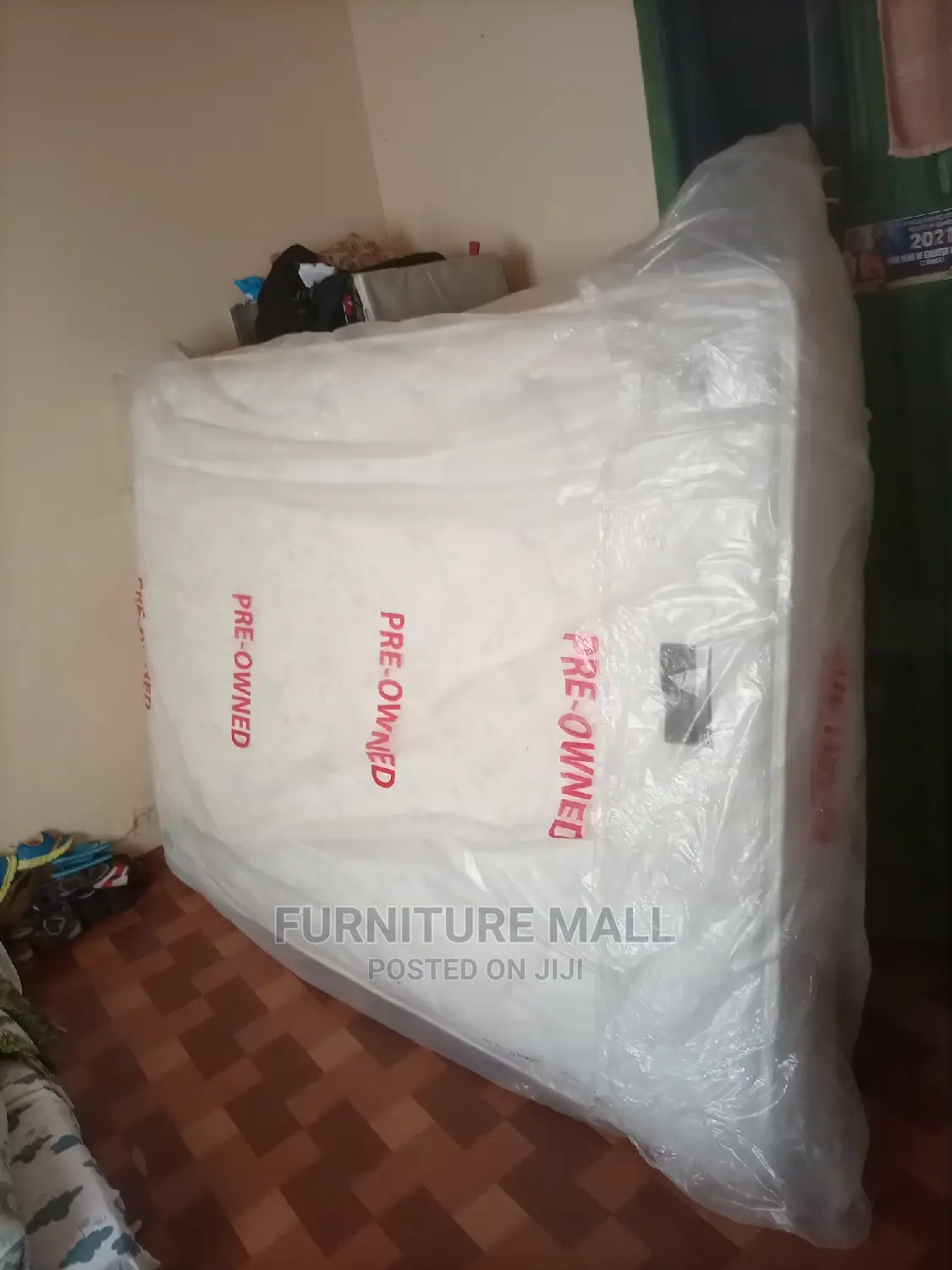 13" Stain Free Queen-Size Mattress 80x60. TM