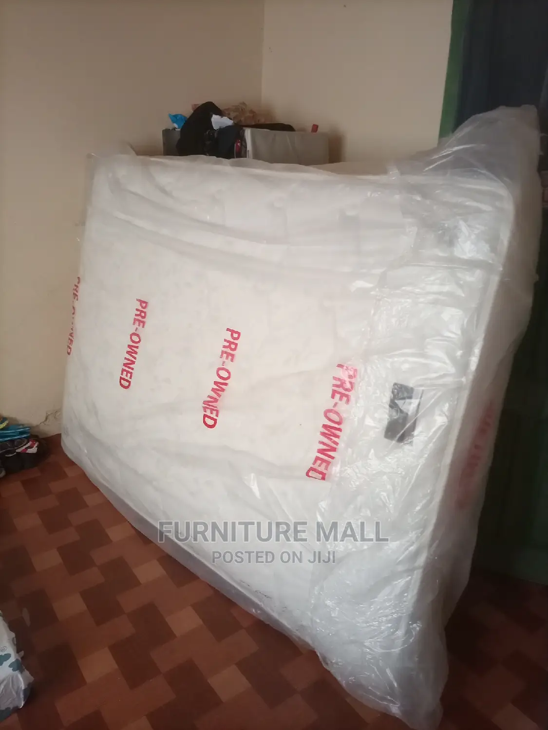 13" Stain Free Queen-Size Mattress 80x60. TM