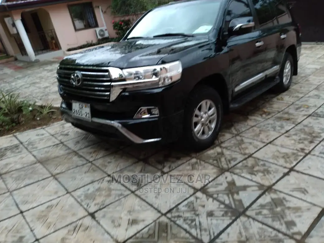 Car Rental Landcruisers for Business Trip and Conference