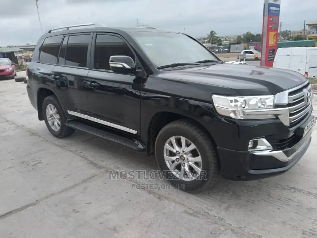Car Rental Landcruisers for Business Trip and Conference