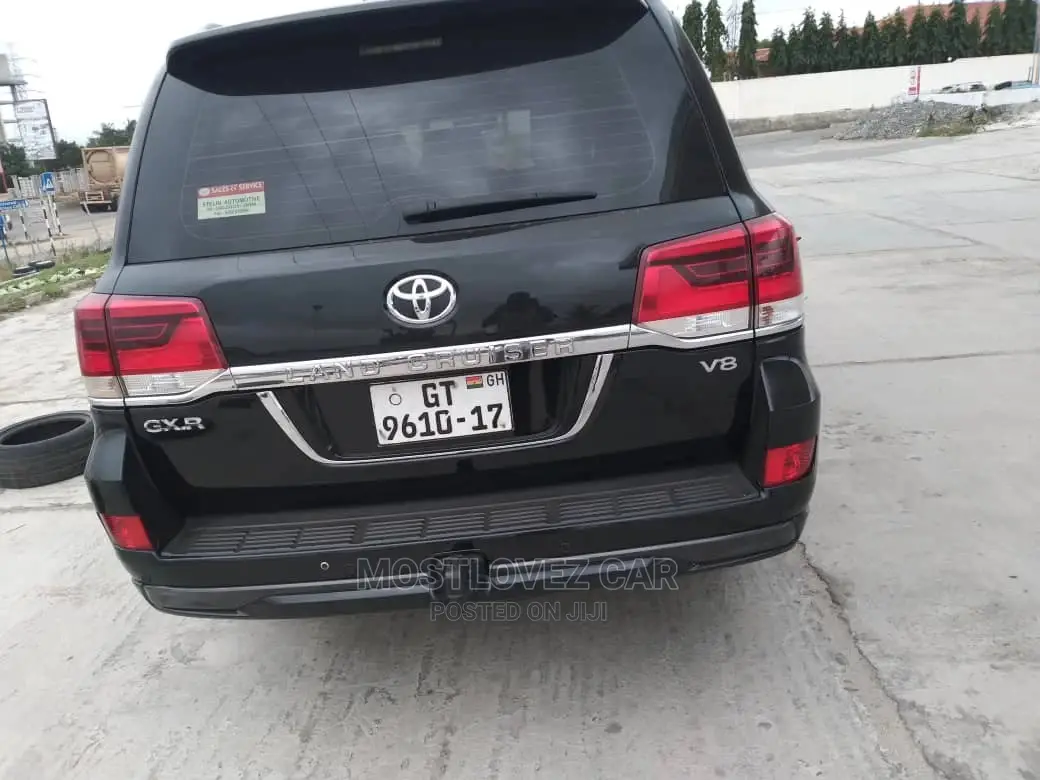 Car Rental Landcruisers for Business Trip and Conference