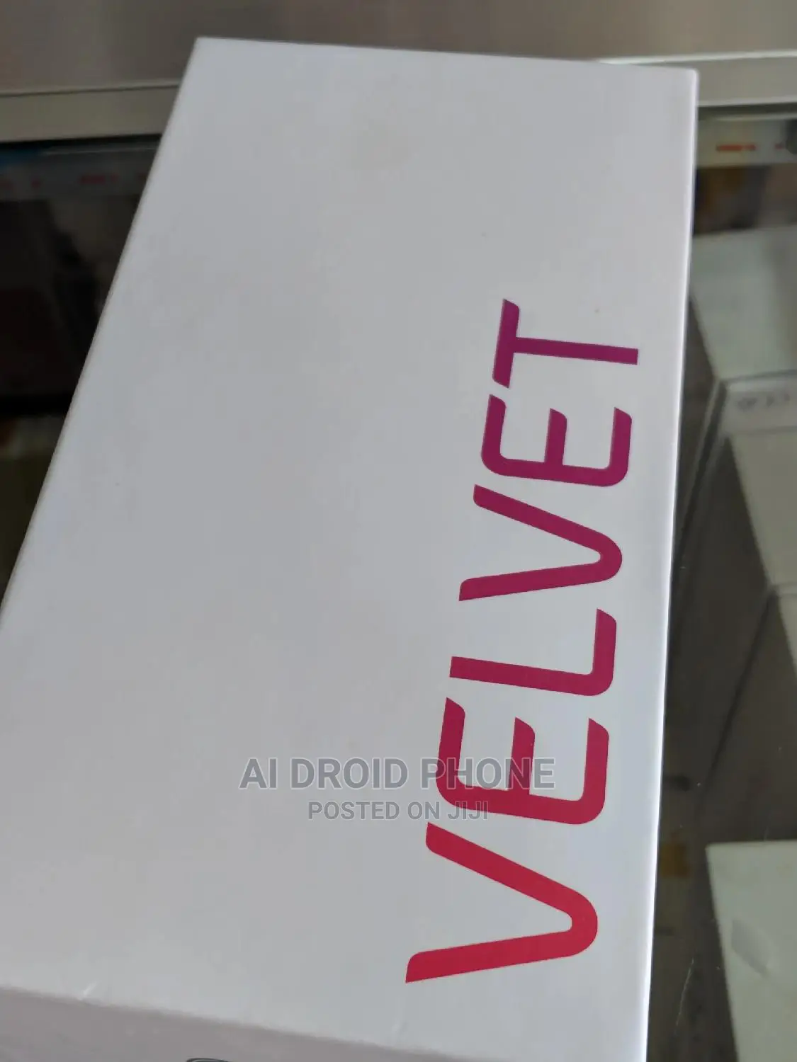 New LG Velvet 128 GB Black