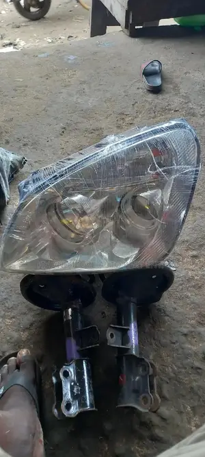 Kia Rondo Front Headlight Pair Available