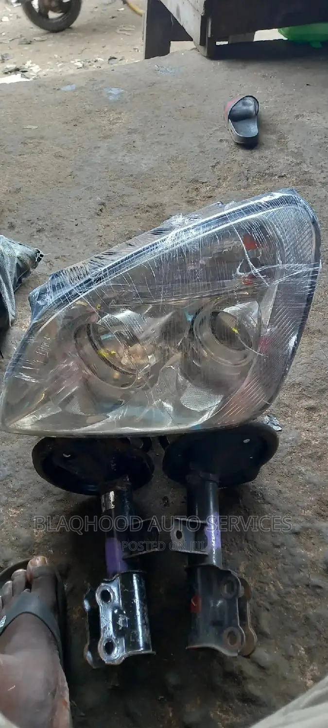 Kia Rondo Front Headlight Pair Available