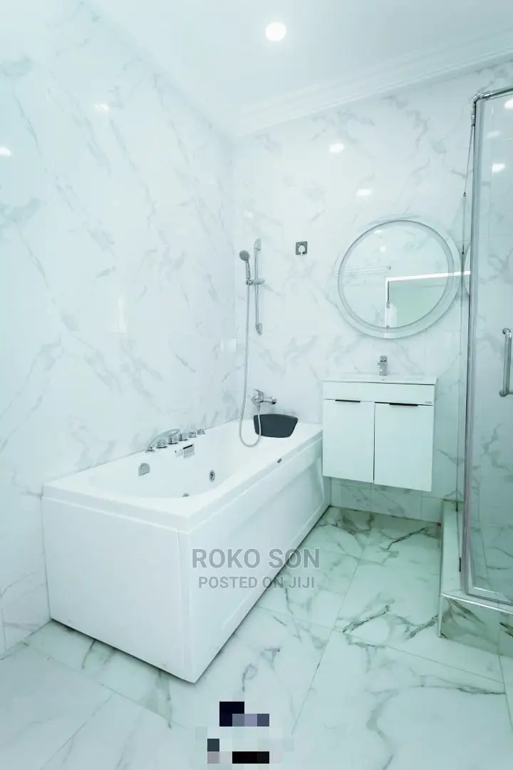 5bdrm Duplex in Dr Roko, Spintex for Sale