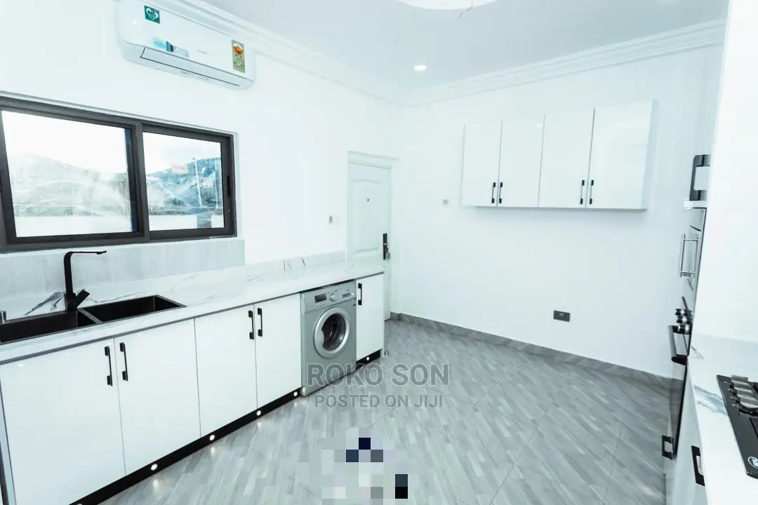 5bdrm Duplex in Dr Roko, Spintex for Sale
