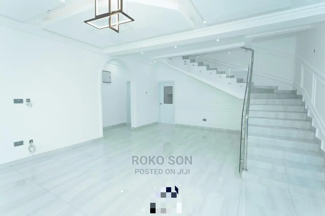 5bdrm Duplex in Dr Roko, Spintex for Sale