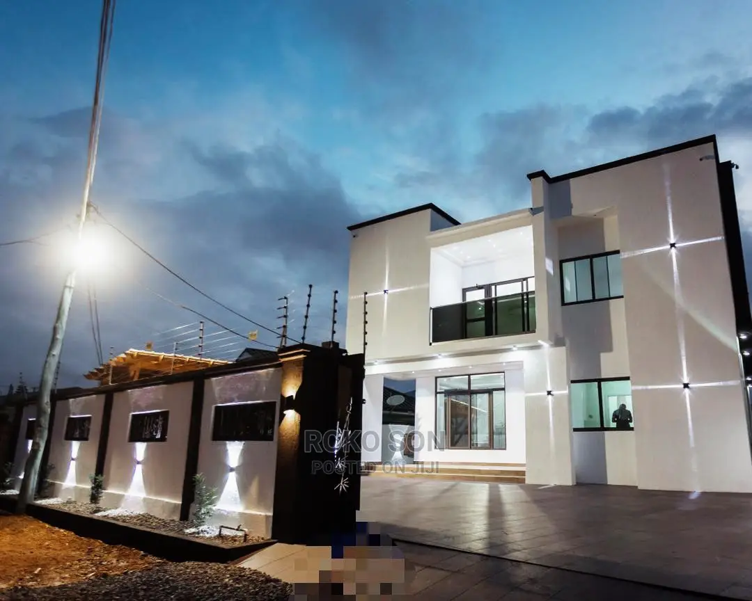 5bdrm Duplex in Dr Roko, Spintex for Sale