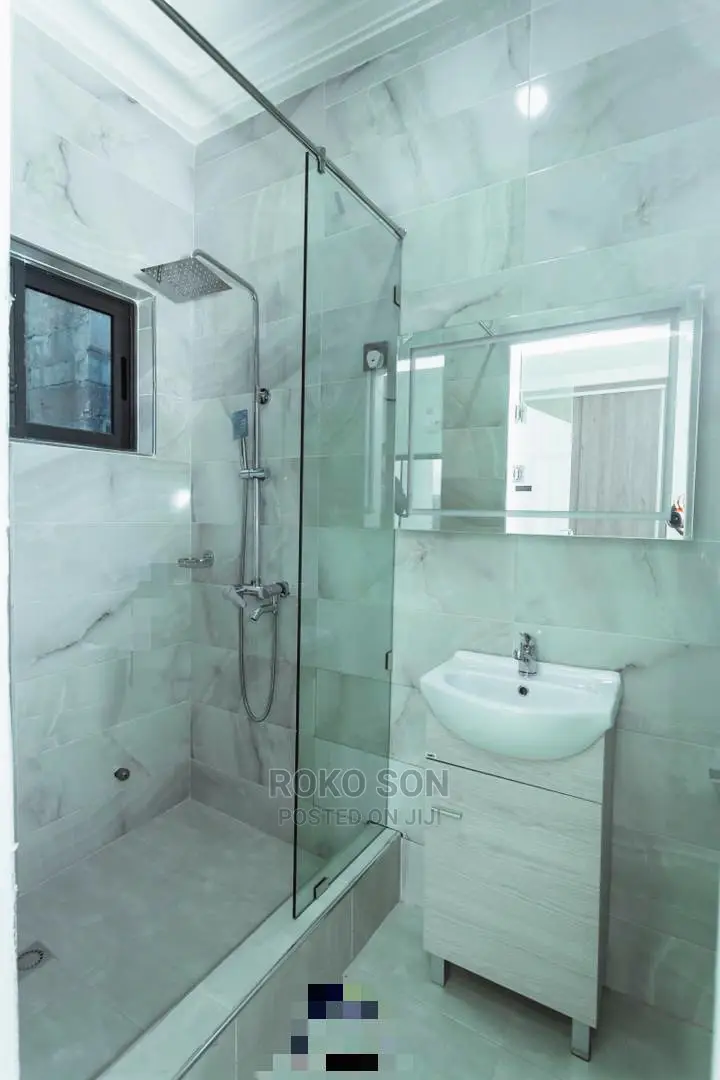 5bdrm Duplex in Dr Roko, Spintex for Sale